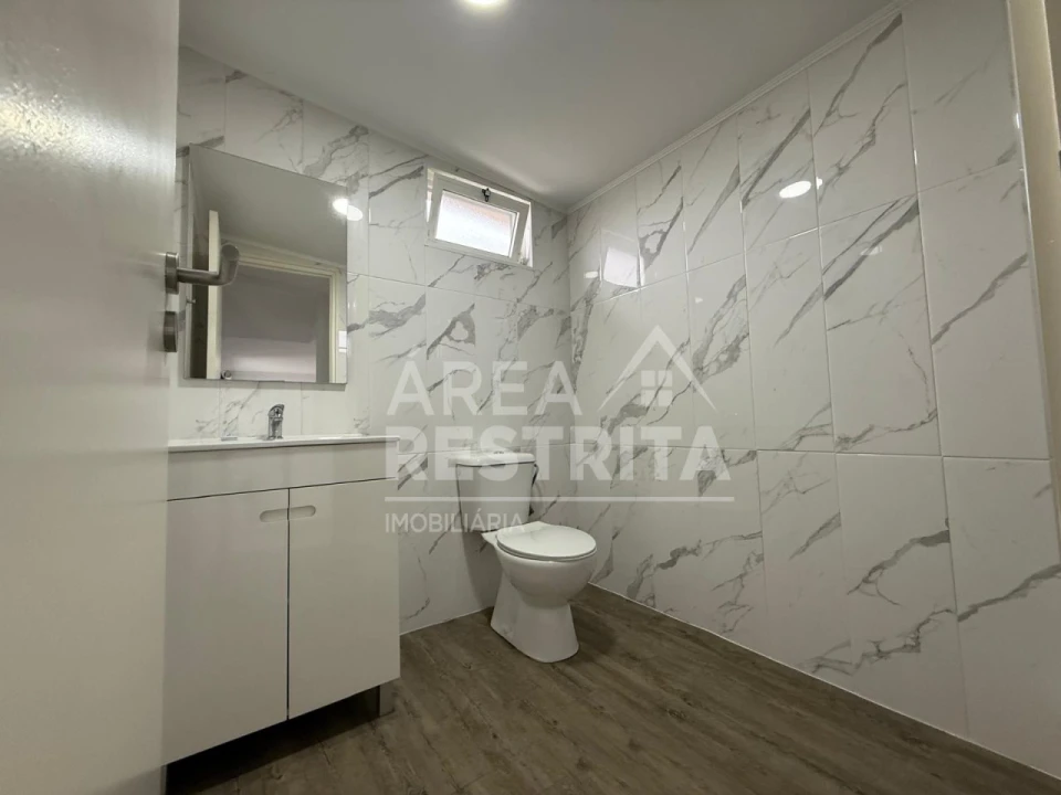 Moradia T2 para Venda em Fernao Ferro Foto 6