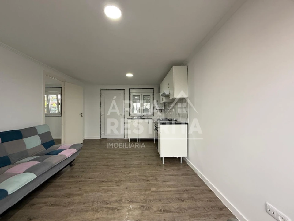 Moradia T2 para Venda em Fernao Ferro Foto 9