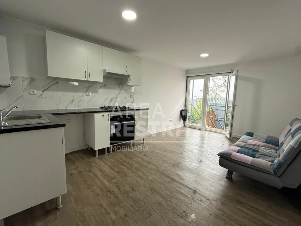 Moradia T2 para Venda em Fernao Ferro Foto 12