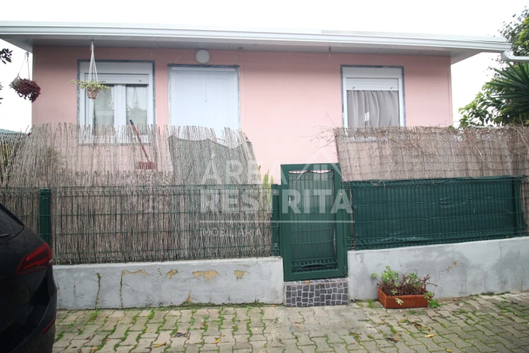 Moradia T2 para Venda em Fernao Ferro Foto 26