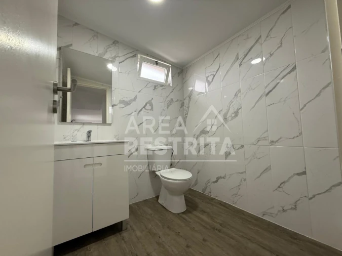 Moradia T2 para Venda em Fernao Ferro Foto 6