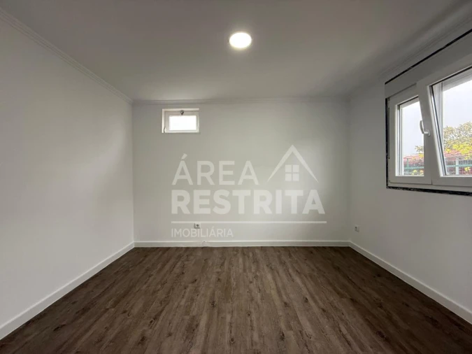 Moradia T2 para Venda em Fernao Ferro Foto 16