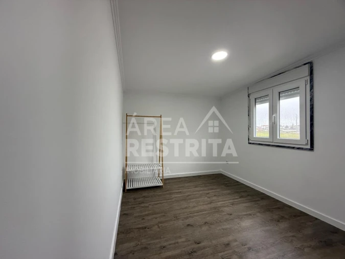 Moradia T2 para Venda em Fernao Ferro Foto 18