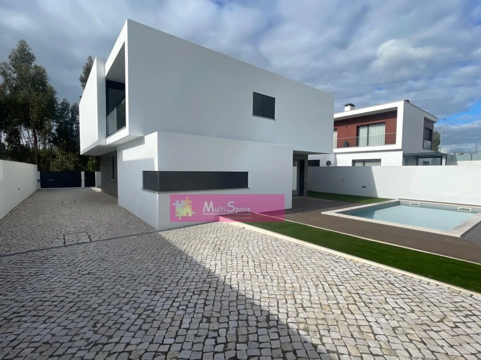 Moradia T5 para Venda em Nossa Sra de Fatima Foto 3