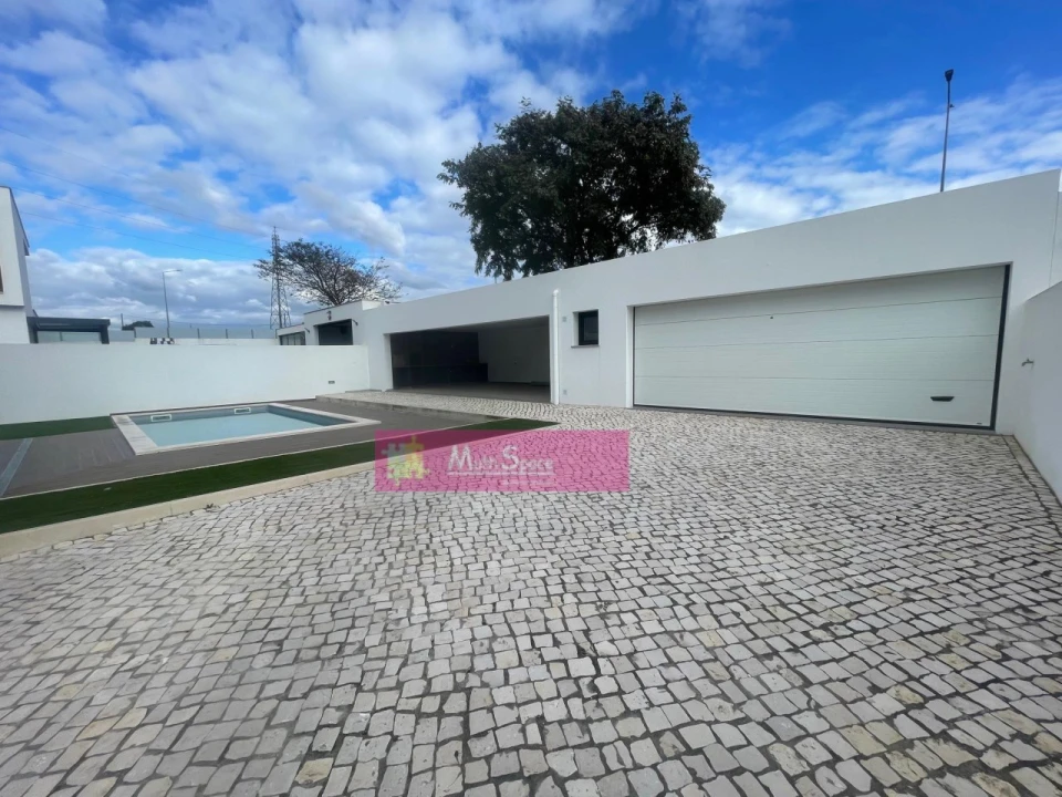 Moradia T5 para Venda em Nossa Sra de Fatima Foto 4