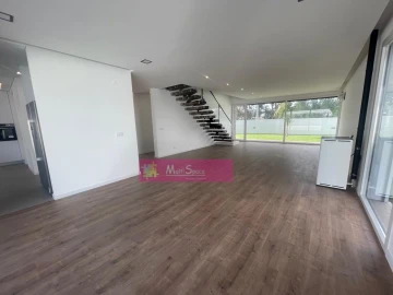 Moradia T5 para Venda em Nossa Sra de Fatima