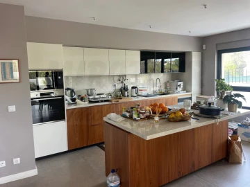 Apartamento T3 para Venda em Oeiras e São Julião da Barra, Paço de Arcos e Caxias