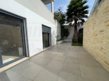 Apartamento T3 para Venda em Oeiras e São Julião da Barra, Paço de Arcos e Caxias
