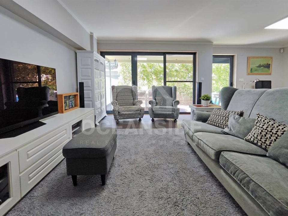 Moradia T4 para Venda em Barcarena Foto 6