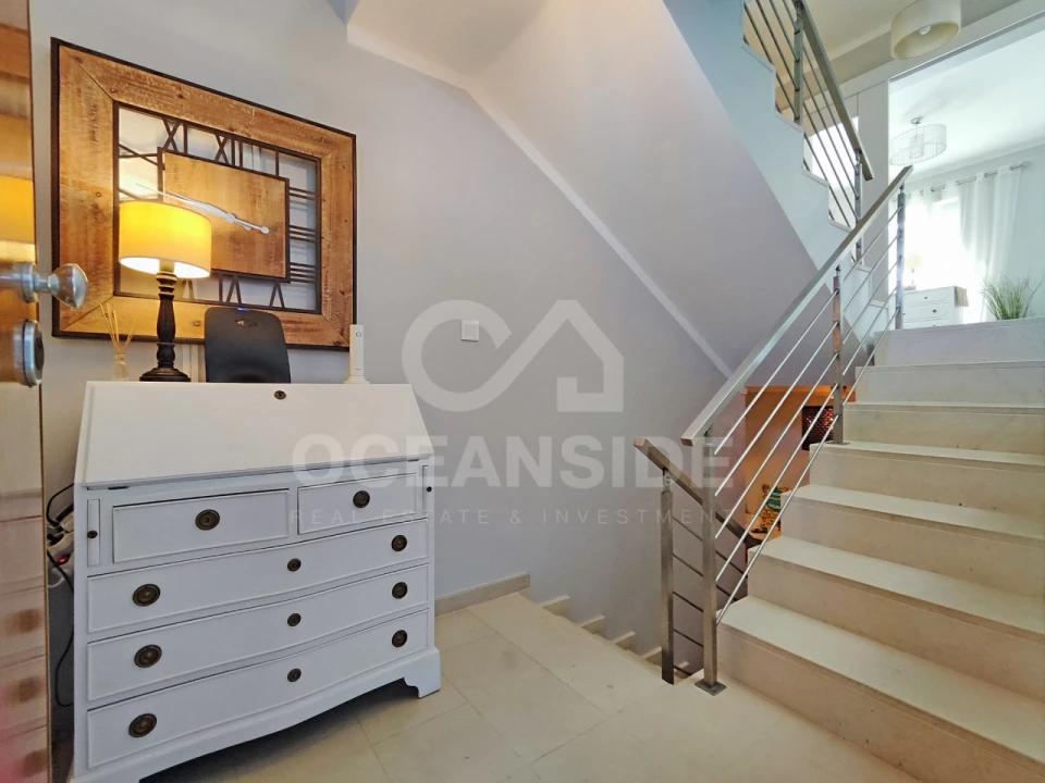 Moradia T4 para Venda em Barcarena Foto 11