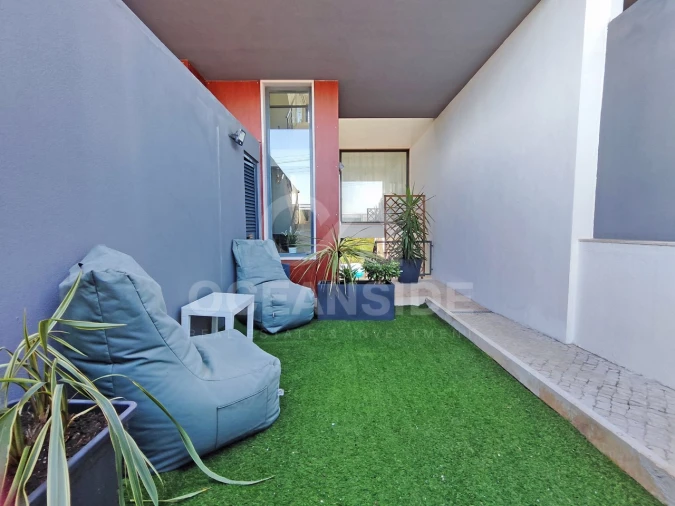 Moradia T4 para Venda em Barcarena Foto 2