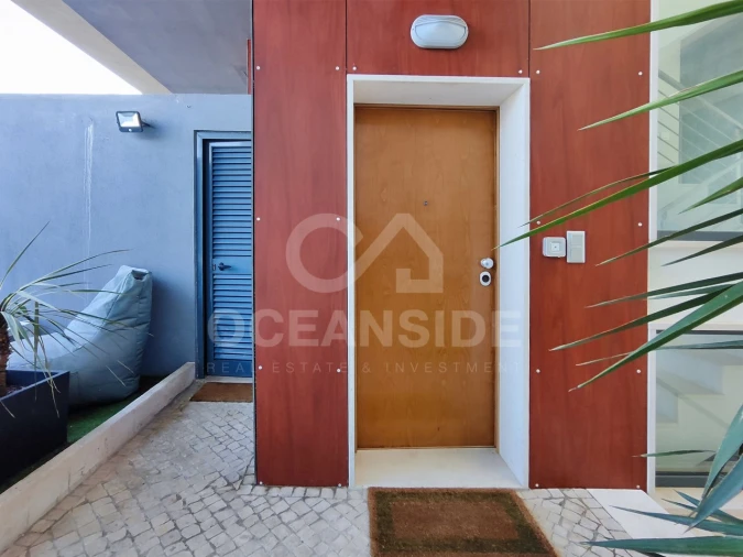 Moradia T4 para Venda em Barcarena Foto 4