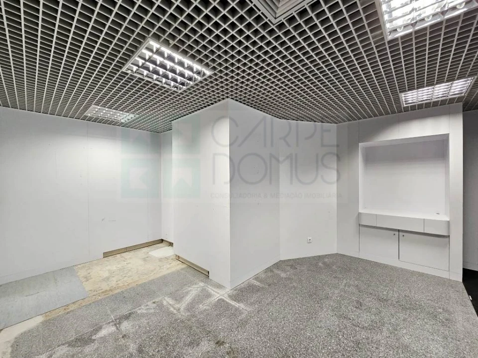 Loja para Venda em Rio de Mouro Foto 5