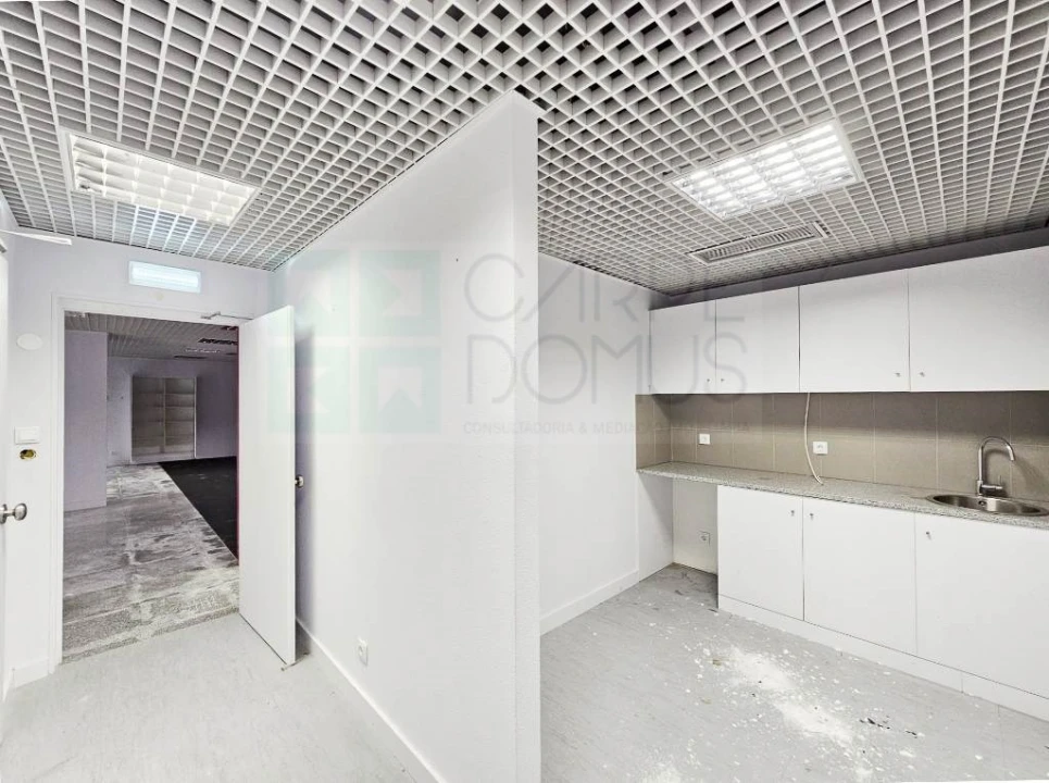 Loja para Venda em Rio de Mouro Foto 21