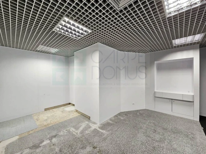 Loja para Venda em Rio de Mouro Foto 5