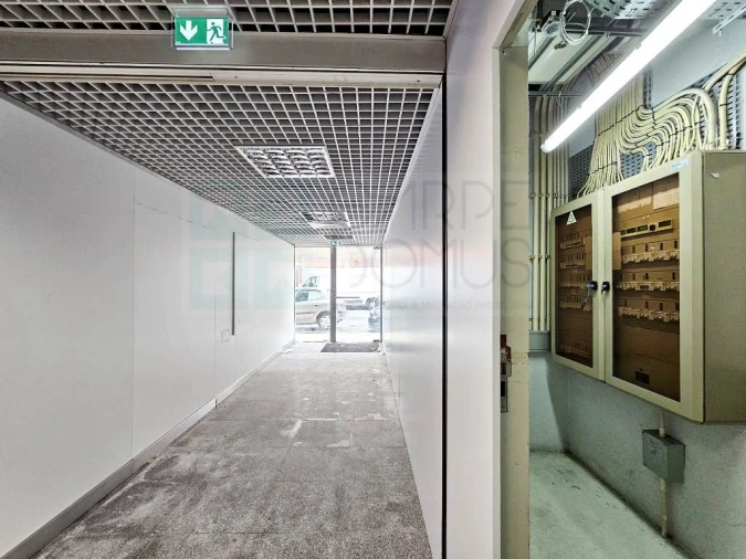 Loja para Venda em Rio de Mouro Foto 10