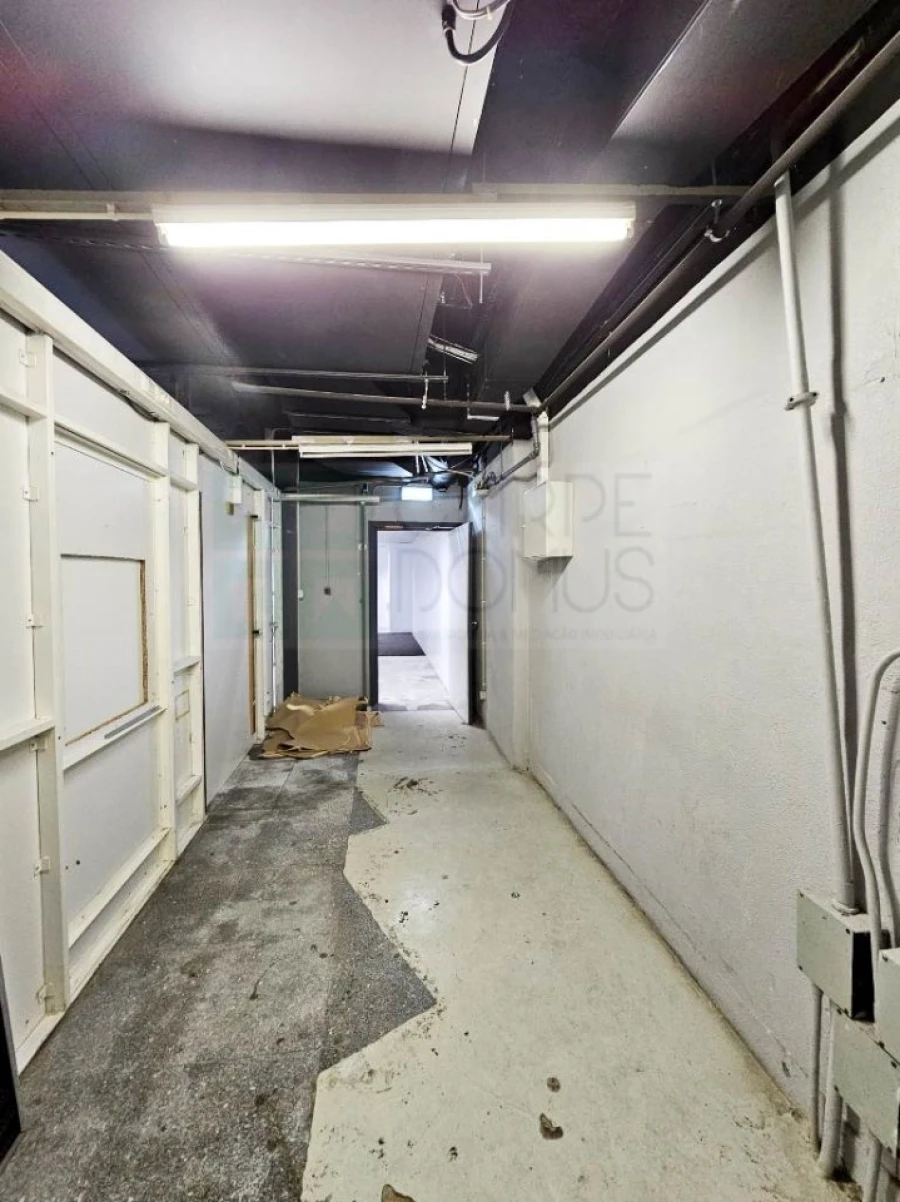 Loja para Venda em Rio de Mouro Foto 13