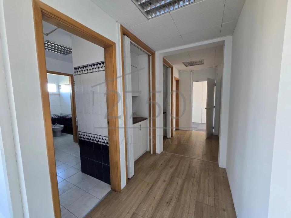 Escritório para Arrendamento em Rio de Mouro Foto 13