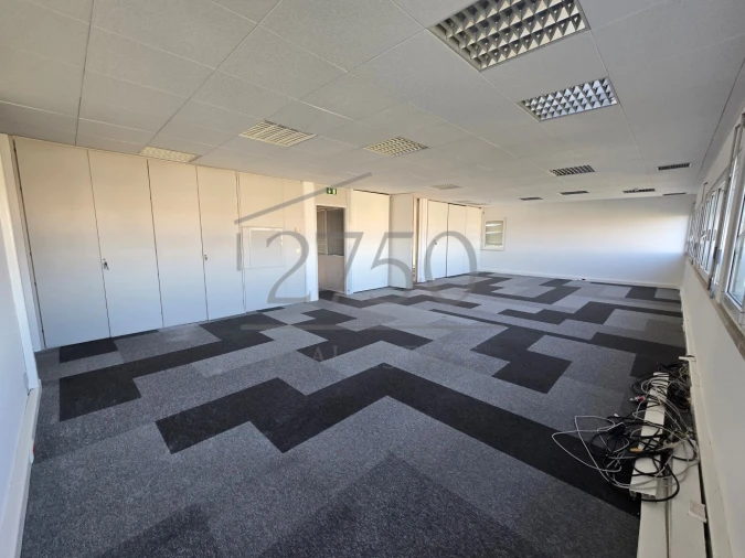 Escritório para Arrendamento em Rio de Mouro Foto 10