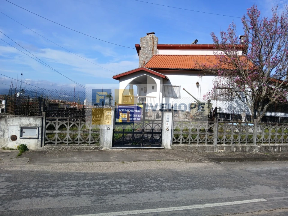 Moradia T6 para Venda em Lousã e Vilarinho Foto 1