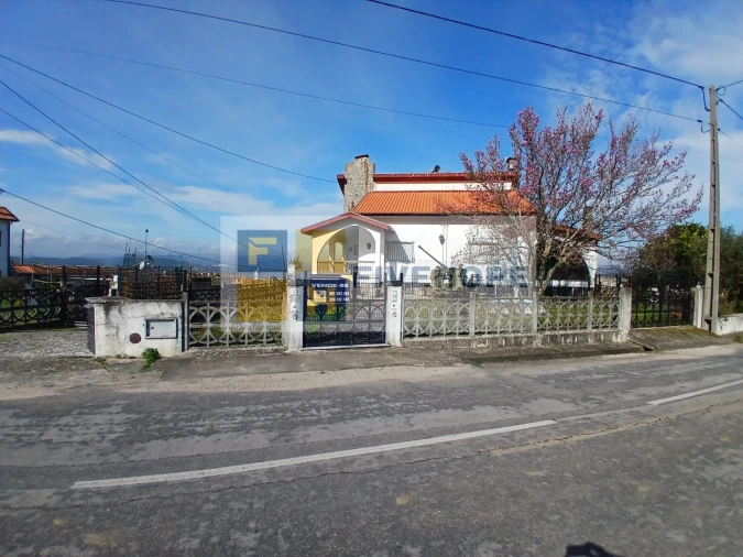 Moradia T6 para Venda em Lousã e Vilarinho Foto 2