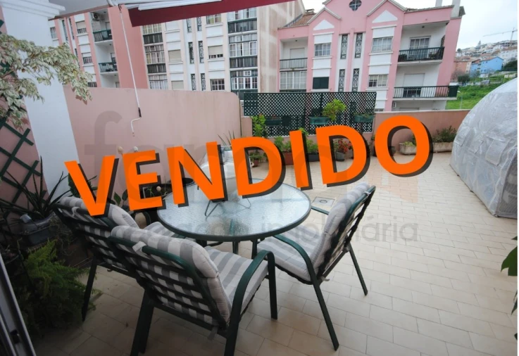 Apartamento T2 para Venda em Barcarena Foto 1