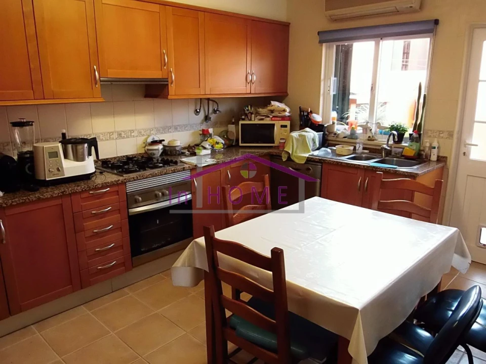 Moradia T4 para Venda em Silves Foto 3