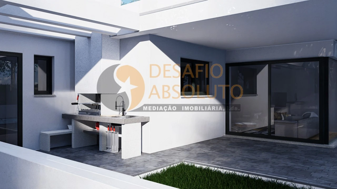 Moradia T4 para Venda em Fernao Ferro Foto 4