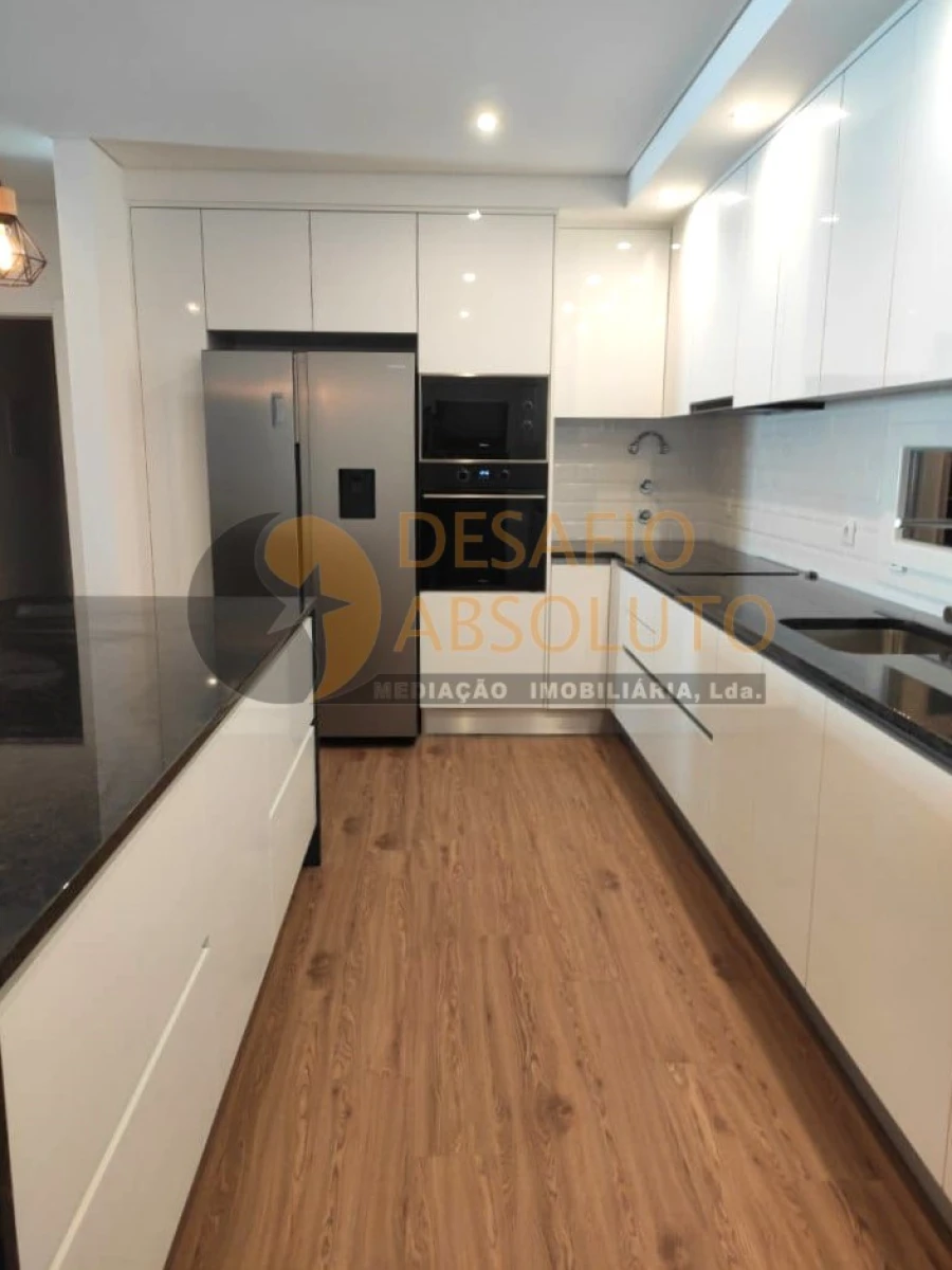 Moradia T4 para Venda em Fernao Ferro Foto 13