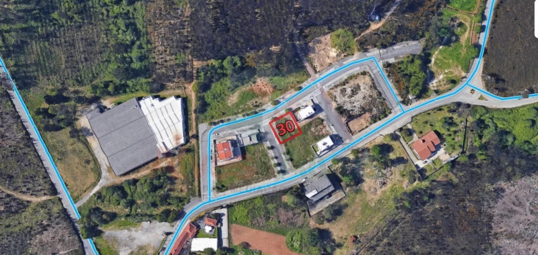 Terreno para Venda em Folgosa Foto 11