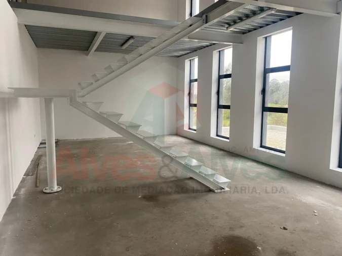 Armazém para Venda em Fradelos Foto 4