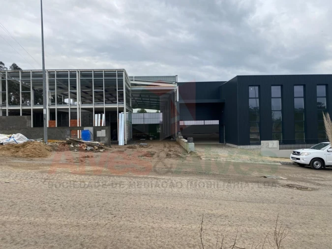 Armazém para Venda em Fradelos