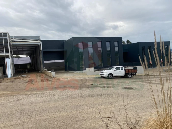 Armazém para Venda em Fradelos Foto 2