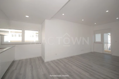 Apartamento T3 para Venda em Olivais