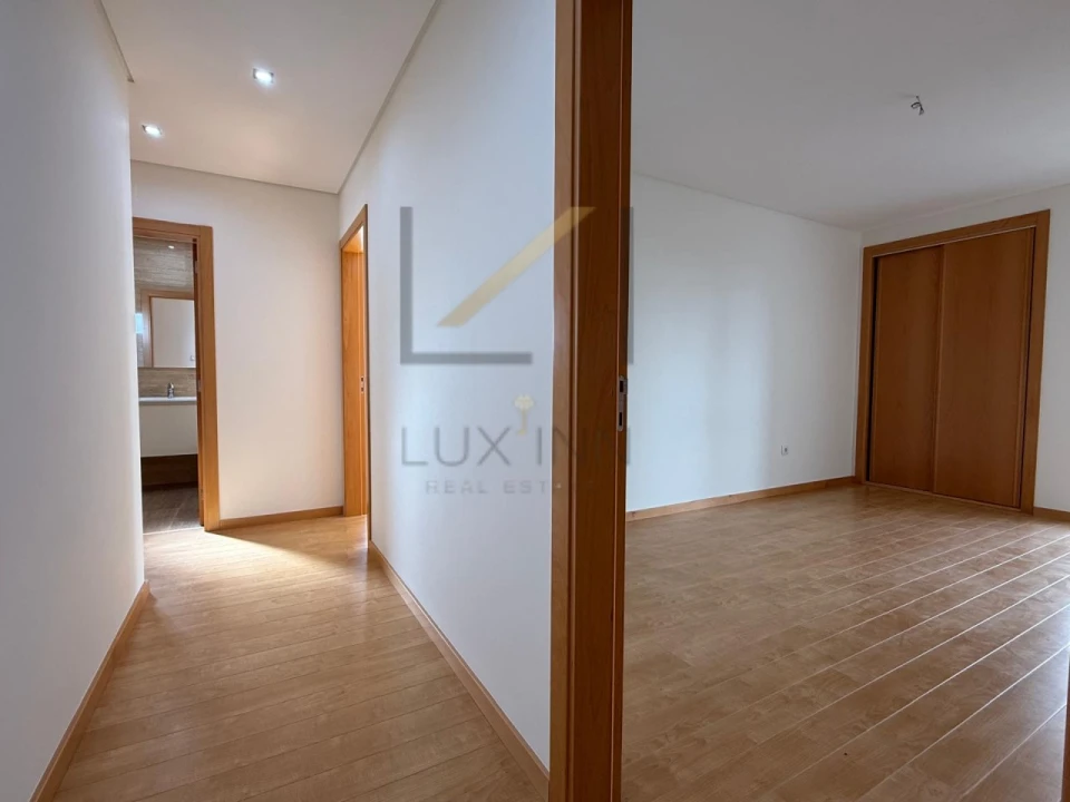 Apartamento T3 para Venda em Carcavelos e Parede Foto 14
