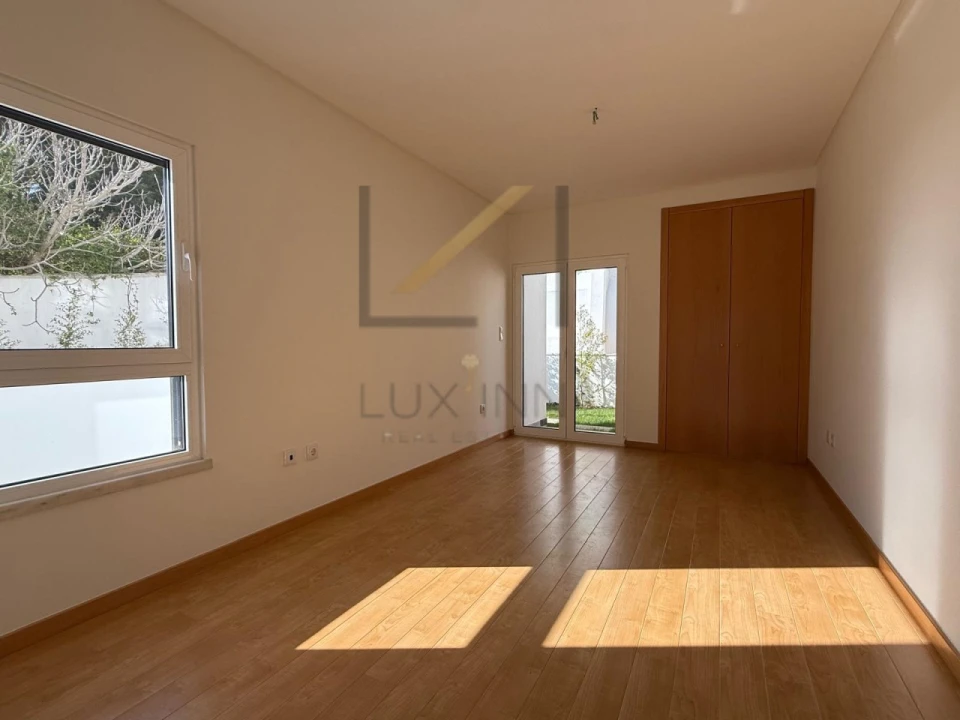 Apartamento T3 para Venda em Carcavelos e Parede Foto 20