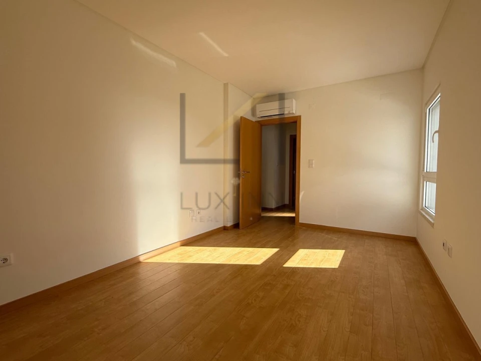 Apartamento T3 para Venda em Carcavelos e Parede Foto 21