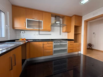 Apartamento T3 para Venda em Carcavelos e Parede