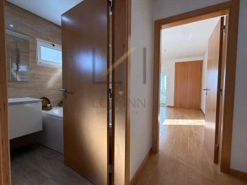 Apartamento T3 para Venda em Carcavelos e Parede