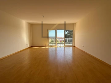 Apartamento T3 para Venda em Carcavelos e Parede