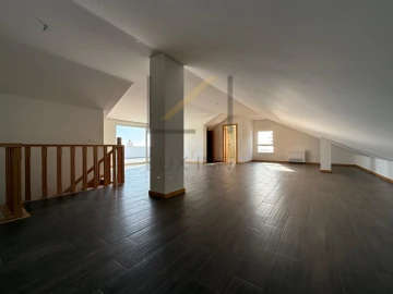 Apartamento T3 para Venda em Carcavelos e Parede