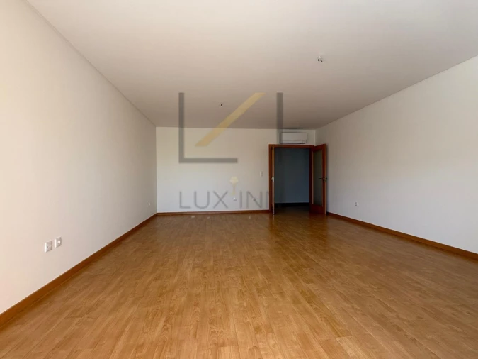 Apartamento T3 para Venda em Carcavelos e Parede Foto 12