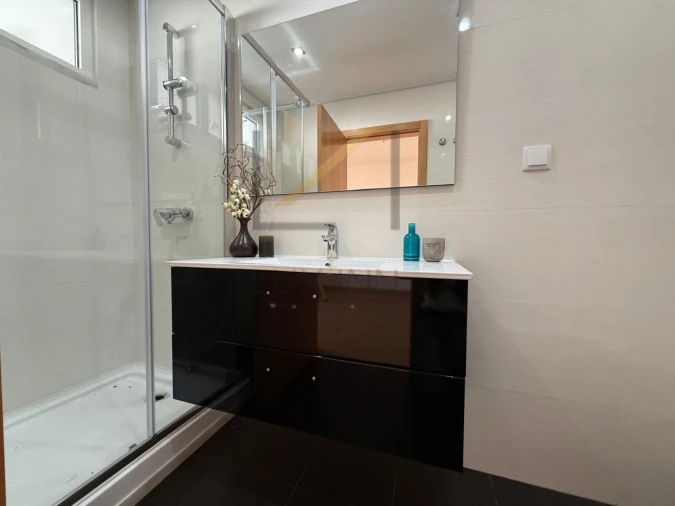 Apartamento T3 para Venda em Carcavelos e Parede Foto 17
