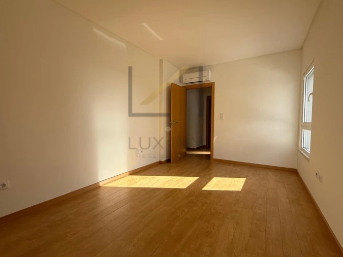 Apartamento T3 para Venda em Carcavelos e Parede Foto 21