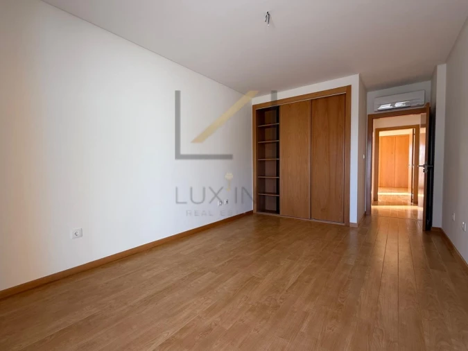 Apartamento T3 para Venda em Carcavelos e Parede Foto 24