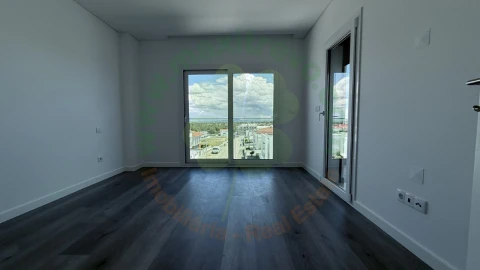 Moradia T4 para Venda em Corroios