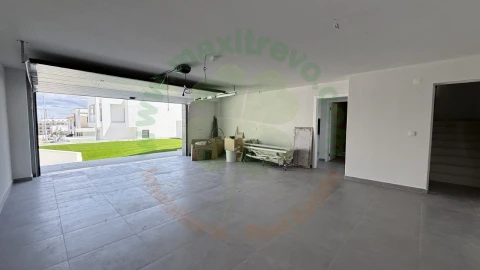 Moradia T4 para Venda em Corroios