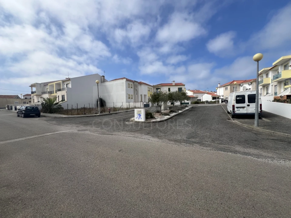 Terreno para Venda em Atouguia da Baleia Foto 9