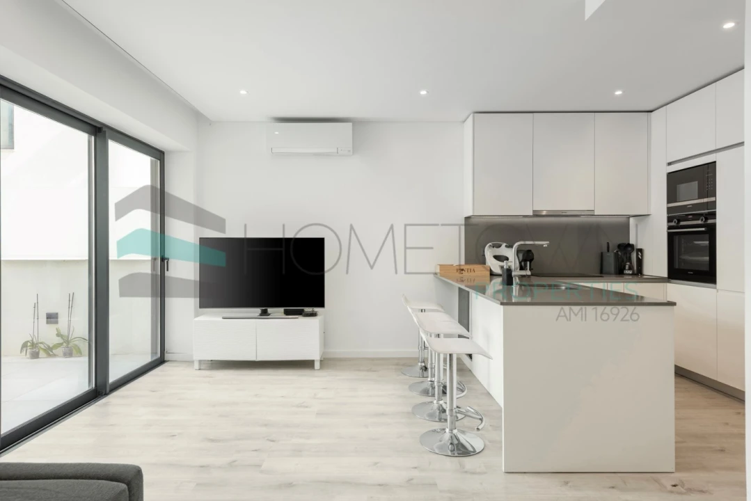 Apartamento T2 para Venda em Quarteira Foto 3
