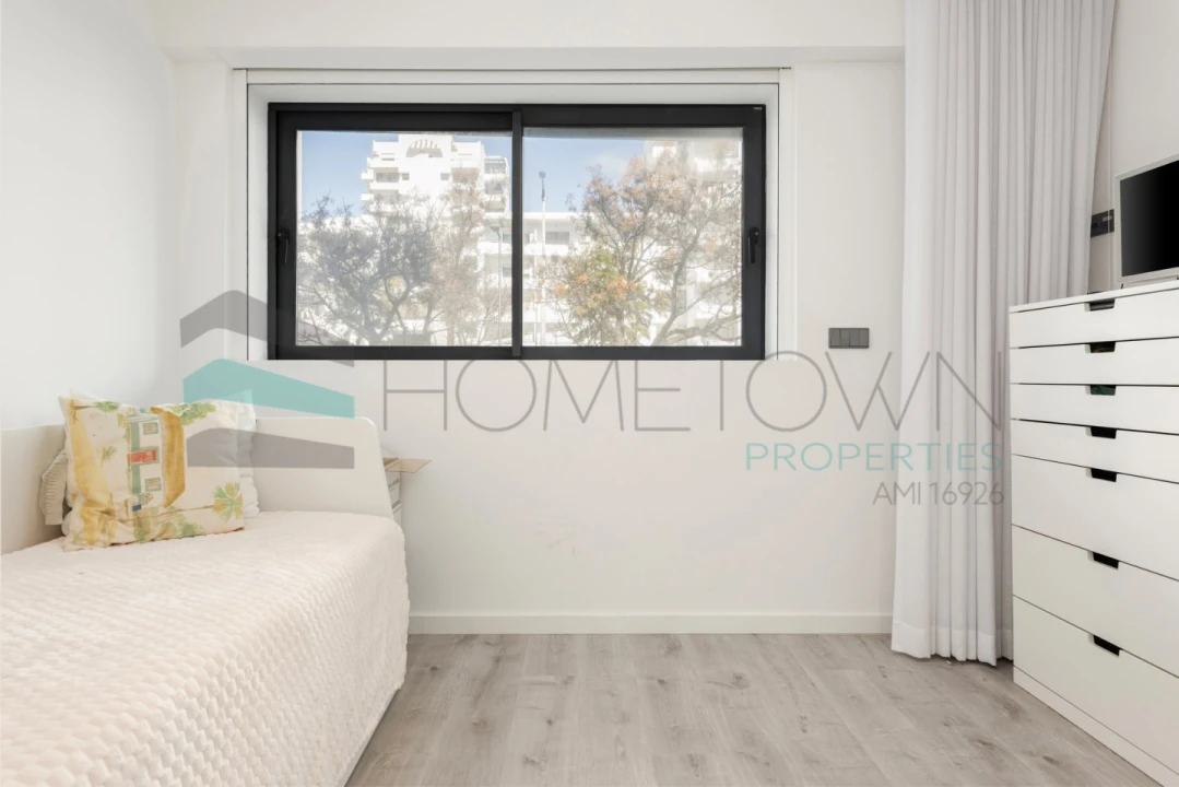 Apartamento T2 para Venda em Quarteira Foto 14